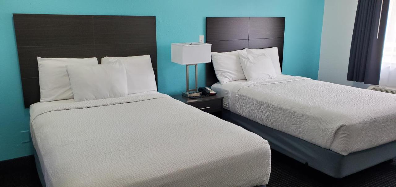 Travelodge By Wyndham Livonia Canton Novi Detroit Area Exterior foto